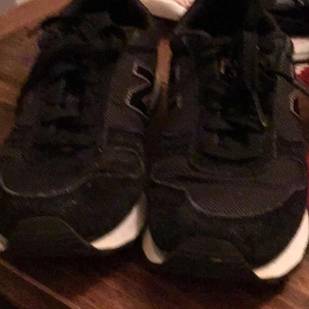 New Balance Black Sneakers - Picture 7 of 8